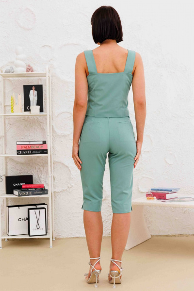 Зеленые бриджи прямого кроя с карманами и разрезом AURA otd 4145 шалфей - фото 3