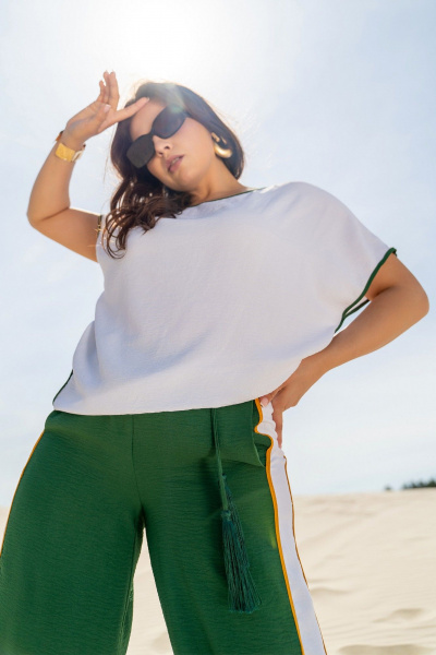 Костюм рубашка и брюки с контрастной отделкой Andina 950 белый/изумруд/изумруд - фото 8