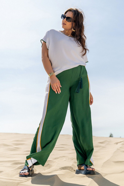 Костюм рубашка и брюки с контрастной отделкой Andina 950 белый/изумруд/изумруд - фото 1