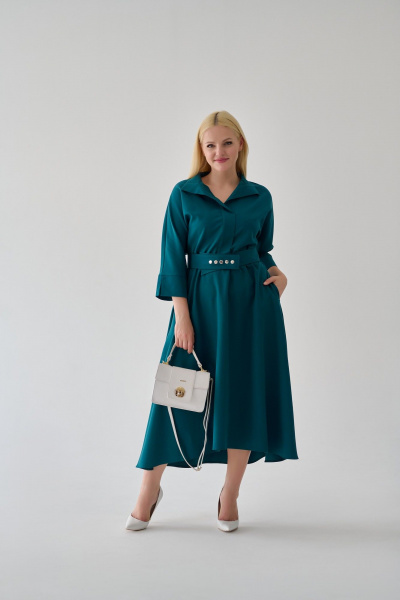 Свободное демисезонное платье с V-образным вырезом и карманами Мастер Мод 672б изумруд - фото 1