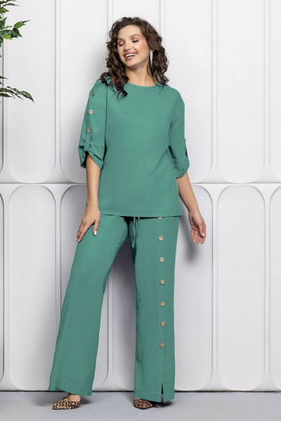 Зеленый льняной костюм: блуза и брюки для летнего стиля Gold Style 2627 изумрудный - фото 8