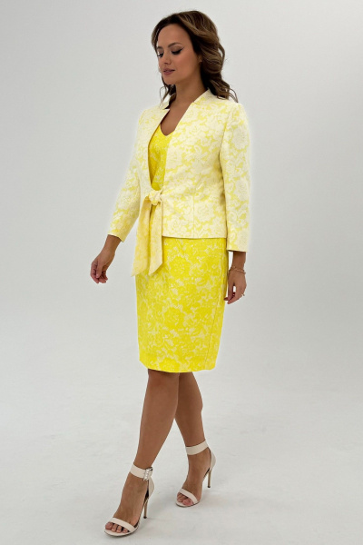 Костюм из кружево и текстиля с разрезом и бантом Condra 10110 лимонный - фото 6