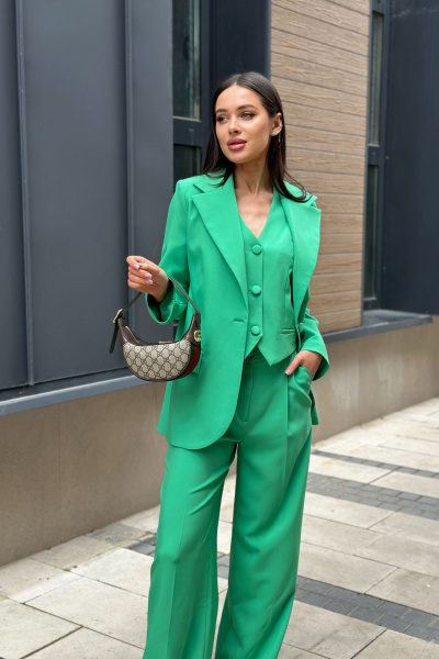 Жилет THE.WOMAN 0091-1 зеленый - фото 1