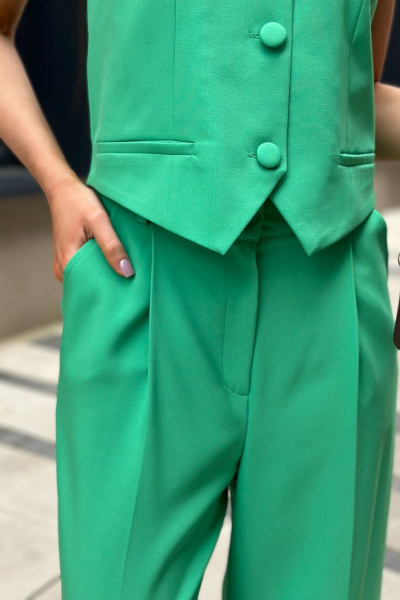 Жилет THE.WOMAN 0091-1 зеленый - фото 2