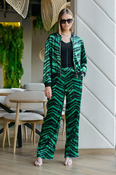 Спорт-шик костюм бомберы и брюк из велюра Noche mio 5.079 - фото 2