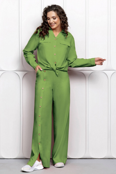 Льняной костюм-двойка с брюками на резинке и рубашкой на пуговицах Gold Style 2626 салатовый - фото 3