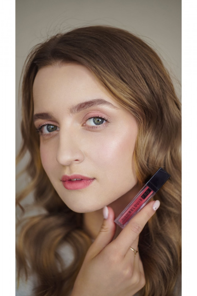 Жидкие румяна с эффектом second skin, 3,5 г, универсальные оттенки Relouis RELOUIS_PRO_All-In-One_Liquid_Blush тон:01, coral - фото 3