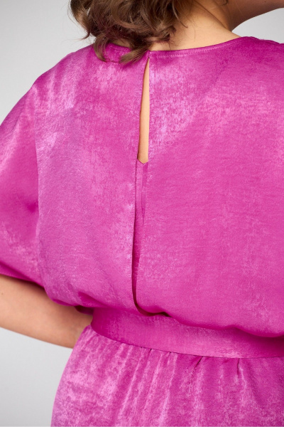 Платье на каждый день удлиненное с переливающимся эффектом Koketka i K 1153 фуксия - фото 6