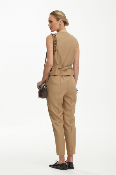 Костюм с жилетом из текстиля для элегантных образов Твой имидж 1883 кэмел - фото 9