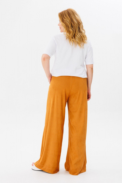 Белый женский брючный костюм с палаццо и контрастной горловиной Michel chic 1383 белый,рыжий - фото 5