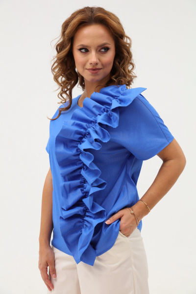 Синяя блузка с люрексом и рюшей для деловых или повседневных образов Angelina & Сompany 1107 - фото 6