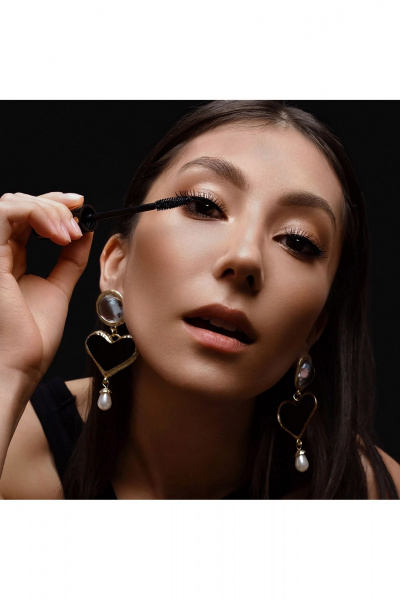 Тушь с бархатным эффектом и многомерным объемом Belor Design Maximission mascara - фото 3