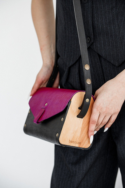 Сумка из натуральной кожи с съёмным капюшоном и деревянными вставками Because NIKOL-FYKSIA - фото 8