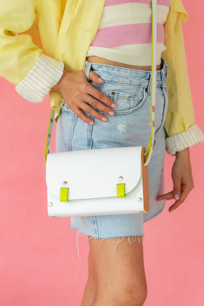 Кожаная сумка через плечо с деревянными вставками, белая Because AELITA_WHITE_NEON - фото 8