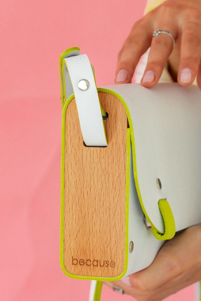 Кожаная сумка через плечо с деревянными вставками, белая Because AELITA_WHITE_NEON - фото 6