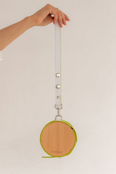 Кожаная сумка через плечо с деревянными вставками, белая Because TUBUS_WHITE_NEON - фото 7