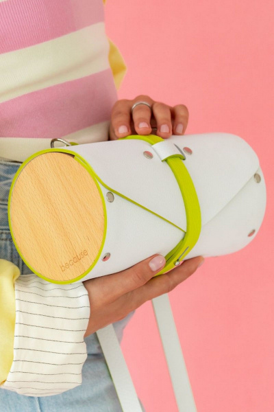 Кожаная сумка через плечо с деревянными вставками, белая Because TUBUS_WHITE_NEON - фото 1