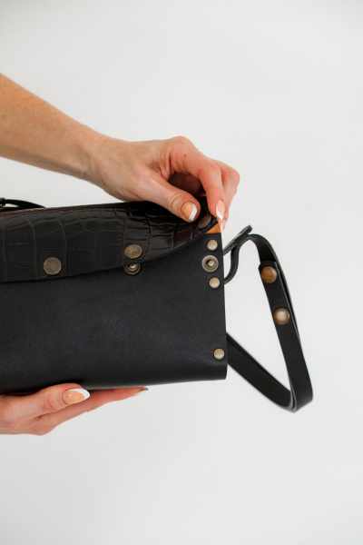 Кожаная сумка через плечо, черная, с деревянными вставками Because NIKOL BLACK CROCO - фото 4