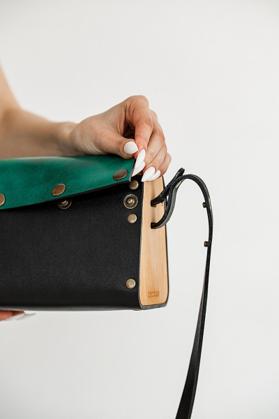 Кожаная сумка через плечо с деревянными вставками Because NIKOL-IZUMRUD - фото 7