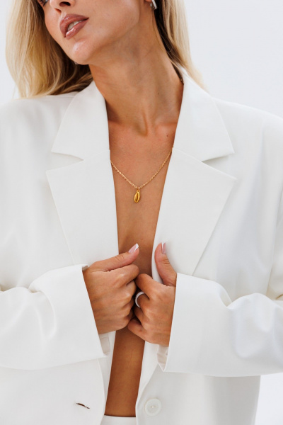 Костюм белый брючный с жакетом из поливискозы для офисного стиля FAMA 24034-1 молочный_экрю - фото 7