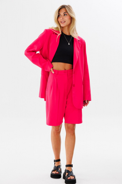 Комплект из жакета и шортов из поливискозы для стильных образов FAMA 24035-2 фуксия - фото 1