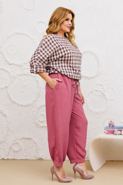 Комплект блуза и брюки свободного кроя из текстиля Michel chic 1342/1 клетка,лиловый - фото 5