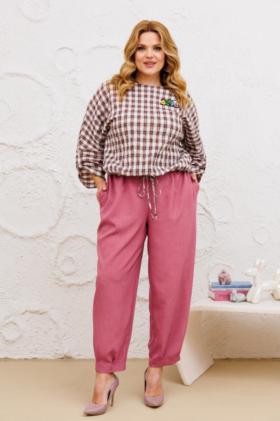 Комплект блуза и брюки свободного кроя из текстиля Michel chic 1342/1 клетка,лиловый - фото 1