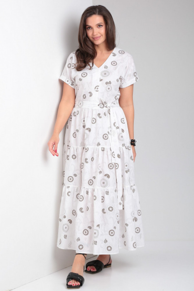 Платье прямое с воланами и спущенным плечом Andina city 8028 белый_коричневые_круги - фото 1