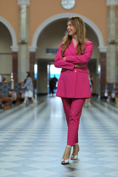 Бизнес-комплект жакет и брюки с выточками Alani Collection 2090 фуксия - фото 9