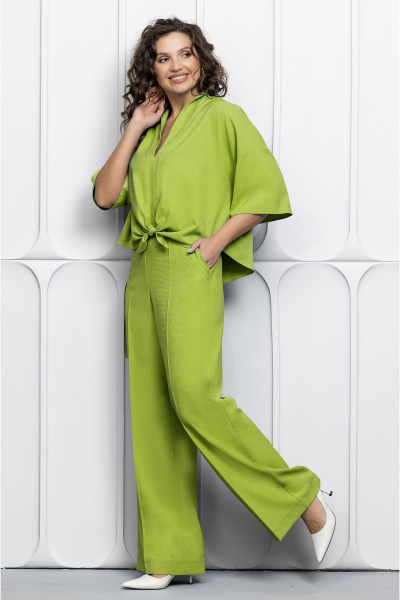 Блуза и брюки из текстиля с авторским кроем для стильных образов Gold Style 2623 салатовый - фото 9