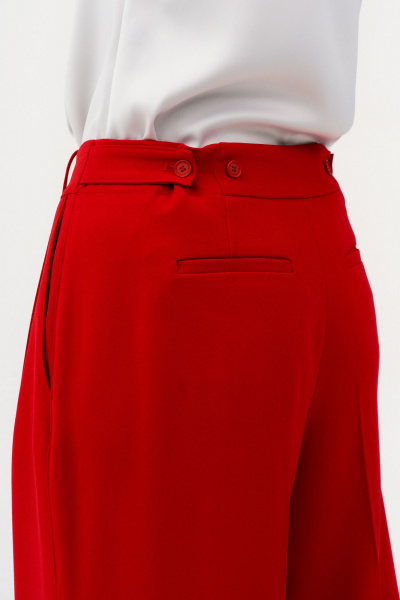 Красный костюм из костюмной ткани с жакетом и брюками Urs 24-373-1 - фото 5