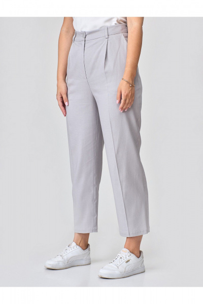 Стильные демисезонные брюки с защипами и карманами Zlata 4399 серый - фото 4