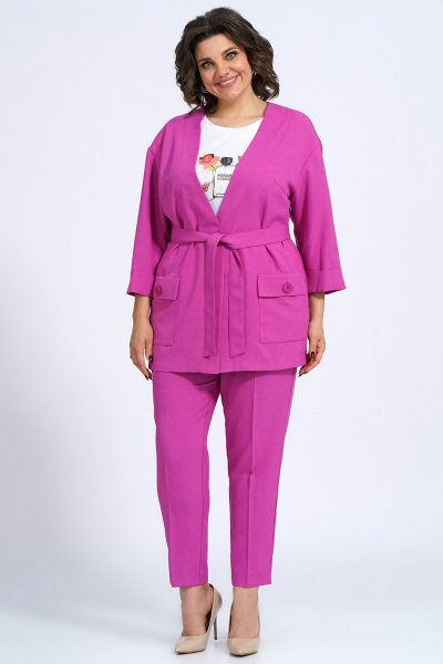 Деловый комплект из жакета, блузки и брюк из текстиля Пинск-Стиль 3147 фуксия - фото 11