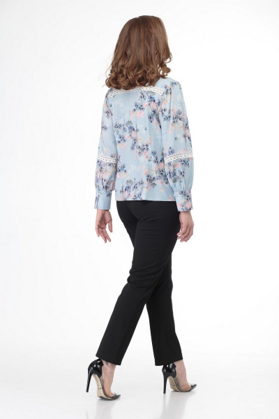 Блуза из легкой ниагары с кружевными вставками и кокетками Anelli 827 голубой_цветы - фото 7