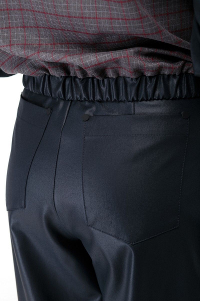 Модный демисезонный бомбер и брюки с имитацией кожи Anelli 902 клетка - фото 4