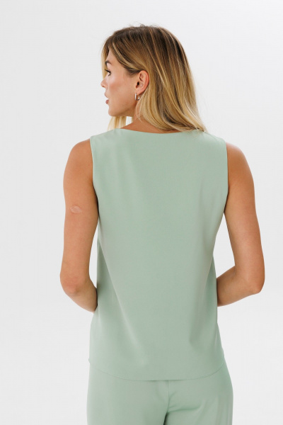 Легкий атласный топ-майка для базовых и офисных образов THE NAME 2298 оливковый - фото 4
