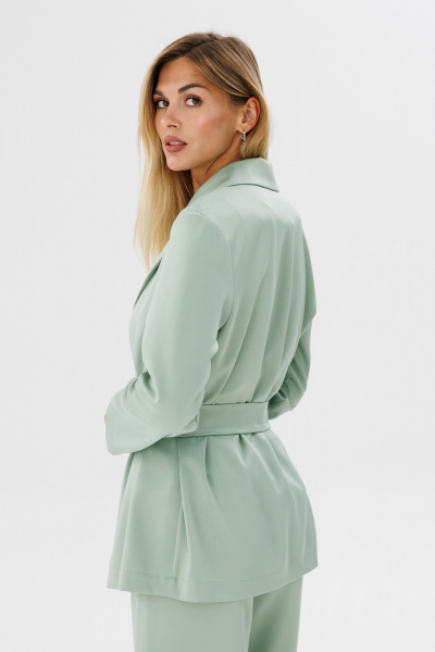 Легкий жакет из атласа на запах для повседневных образов THE NAME 2319 оливковый - фото 4