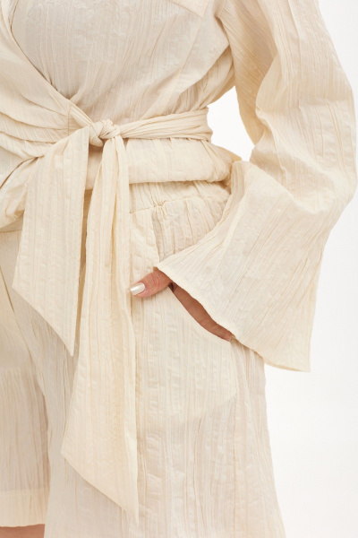 Летний комплект блузы на запах и свободных шортов BegiModa 3067 шампань - фото 9