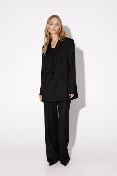 Деловой костюм-двойка из трапециевидного жакета и брюк со стрелками PiRS 4822 черный - фото 1