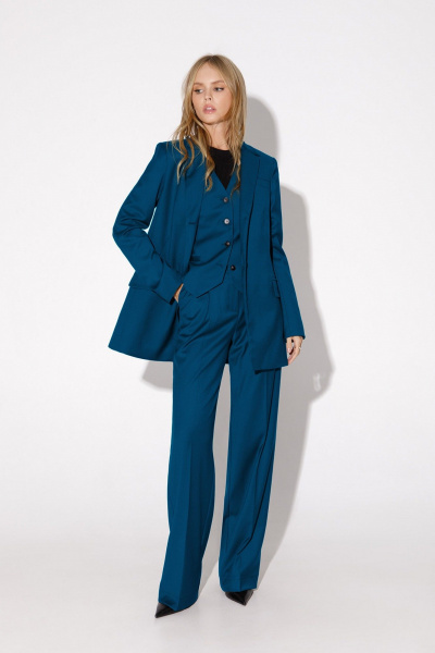 Деловой костюм-тройка из жакета, жилета и брюк с стрелками PiRS 4823 морская_волна - фото 1