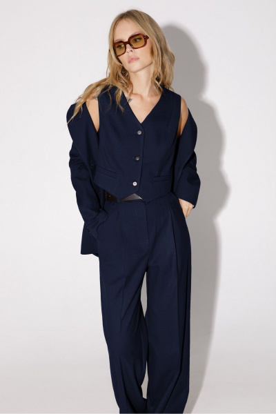 Деловой костюм-тройка из жакета, жилета и прямых брюк со стрелками PiRS 5078 темно-синий - фото 2