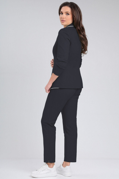 Демисезонный синий комплект жакет, джемпер и укороченные брюки LeNata 32099 синий - фото 2