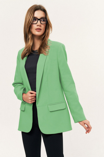Деловой удлиненный зеленый жакет без шлицы с карманами LeNata 12366 салатовый - фото 6