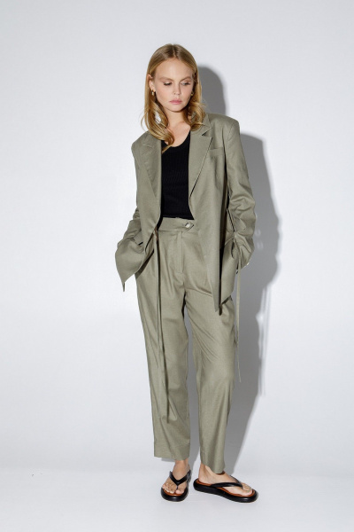Льняной костюм-двойка с жакетом и брюками свободного кроя PiRS 5160 хаки - фото 1
