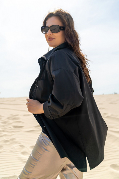 Блуза летняя приталенная из хлопка с карманами и стразами Andina 119 черный - фото 9