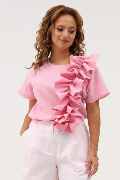 Розовая летняя блуза из натуральной ткани с рюшей Angelina & Сo 1112 - фото 7