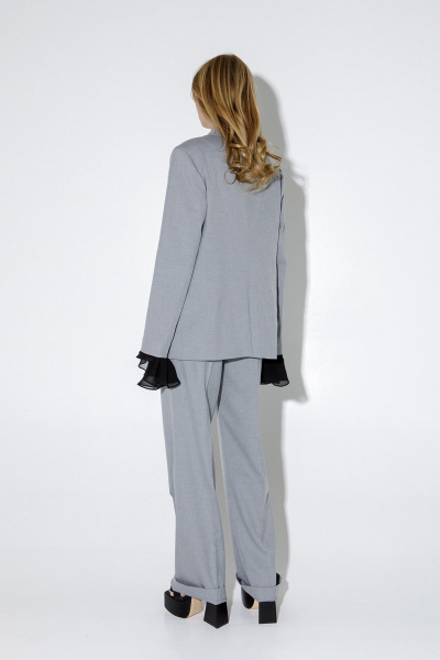 Костюм из жакета и прямых брюк со стрелками PiRS 5233 светло-серый - фото 6