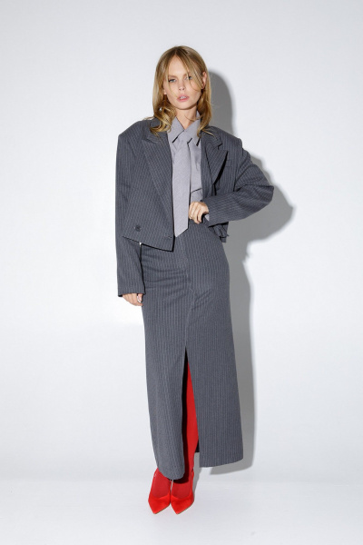 Костюм-двойка с юбкой и жакетом с разрезом PiRS 5301 серый - фото 11
