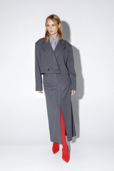 Костюм-двойка с юбкой и жакетом с разрезом PiRS 5301 серый - фото 10