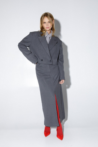 Костюм-двойка с юбкой и жакетом с разрезом PiRS 5301 серый - фото 7